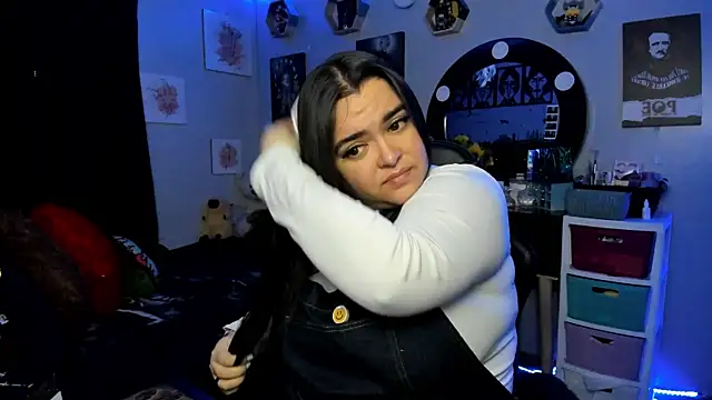 Snapshot of Luise_Meyrink chatting on December 2025 02:39:01 AM Luise Meyrink online show from December 2025 02:39:01 AM