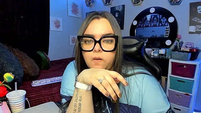 Snapshot of Luise_Meyrink chatting on February 2026 02:28:01 AM Luise Meyrink online show from February 2026 02:28:01 AM