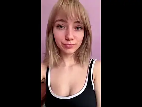 LuciaYoung online show from April 2026 06:33:01 AM