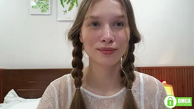 Snapshot of CutieBeauty chatting on April 2026 08:15:02 AM CutieBeauty online show from April 2026 08:15:02 AM