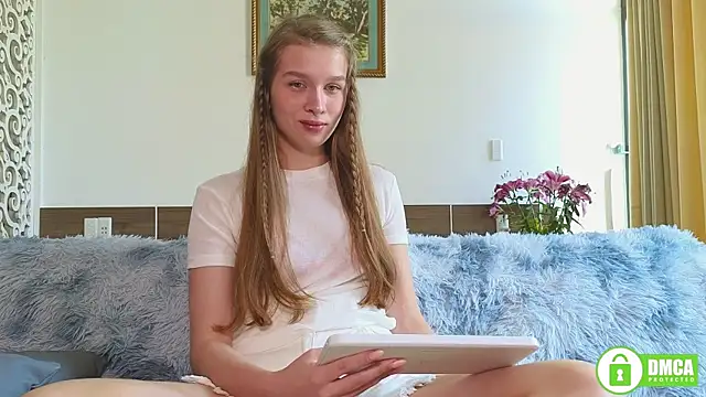 Snapshot of CutieBeauty chatting on May 2026 05:38:02 AM CutieBeauty online show from May 2026 05:38:02 AM