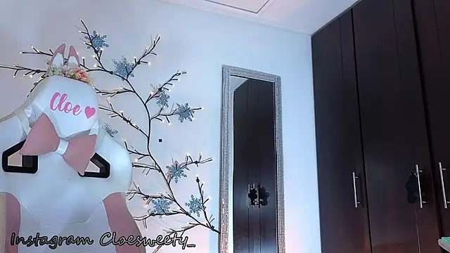 Snapshot of Cloesweety chatting on December 2024 08:17:02 PM Cloesweety online show from December 2024 08:17:02 PM