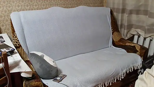 franceska blue online show from January 2026 08:25:02 PM