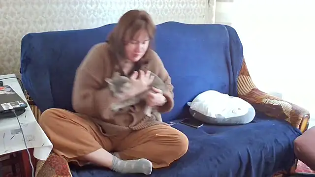 franceska blue online show from April 2026 09:47:01 AM