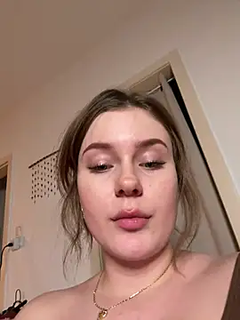 Snapshot of MaribelRiver chatting on February 2025 01:11:01 AM MaribelRiver online show from February 2025 01:11:01 AM