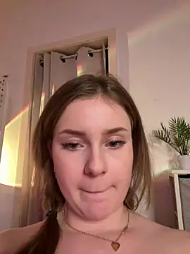 Snapshot of MaribelRiver chatting on February 2025 11:43:02 PM MaribelRiver online show from February 2025 11:43:02 PM