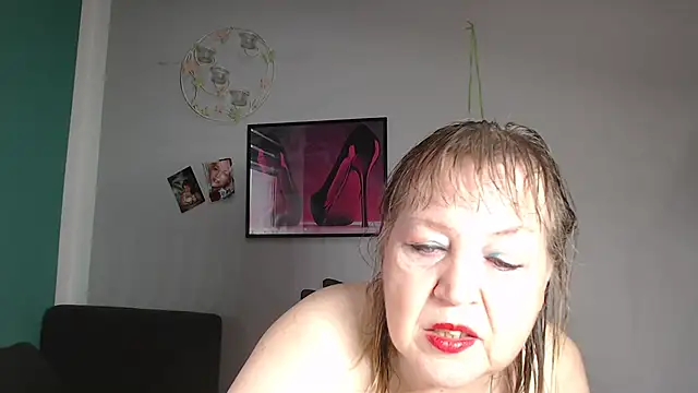 Snapshot of Blasflittchen chatting on November 2025 09:25:01 AM Blasflittchen online show from November 2025 09:25:01 AM