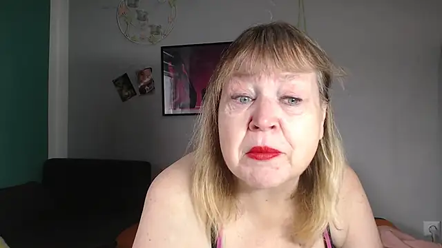 Snapshot of Blasflittchen chatting on November 2025 10:40:02 AM Blasflittchen online show from November 2025 10:40:02 AM