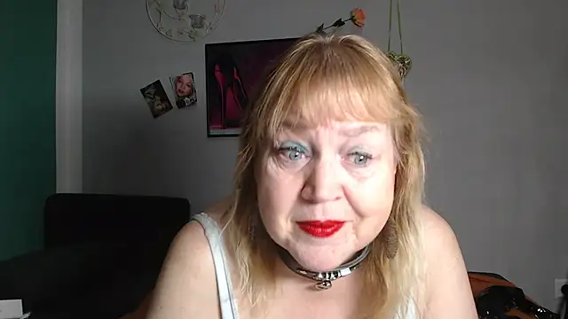 Snapshot of Blasflittchen chatting on January 2026 08:24:02 PM Blasflittchen online show from January 2026 08:24:02 PM