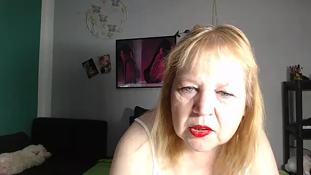 Snapshot of Blasflittchen chatting on May 2026 07:13:01 AM Blasflittchen online show from May 2026 07:13:01 AM