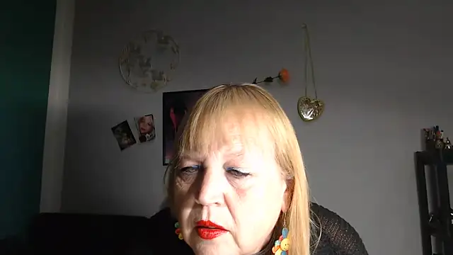 Snapshot of Blasflittchen chatting on June 2026 01:50:02 PM Blasflittchen online show from June 2026 01:50:02 PM