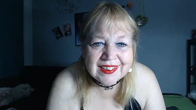 Snapshot of Blasflittchen chatting on June 2026 09:41:02 AM Blasflittchen online show from June 2026 09:41:02 AM