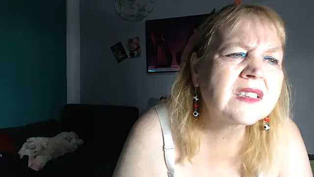 Snapshot of Blasflittchen chatting on June 2026 01:47:01 PM Blasflittchen online show from June 2026 01:47:01 PM