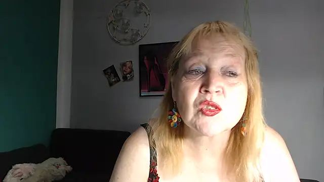 Snapshot of Blasflittchen chatting on July 2026 01:13:01 PM Blasflittchen online show from July 2026 01:13:01 PM