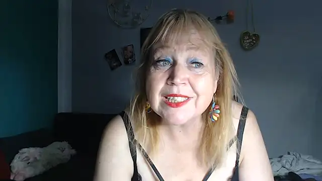 Snapshot of Blasflittchen chatting on July 2026 04:25:02 PM Blasflittchen online show from July 2026 04:25:02 PM