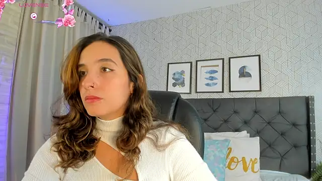 Snapshot of emma__smith1 chatting on March 2025 12:40:02 PM emma smith1 online show from March 2025 12:40:02 PM