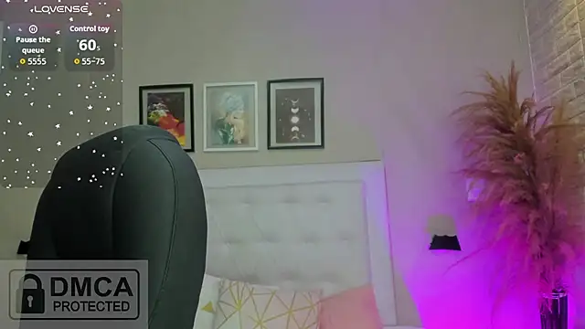 emma  smith1 online show from April 2026 10:42:01 AM