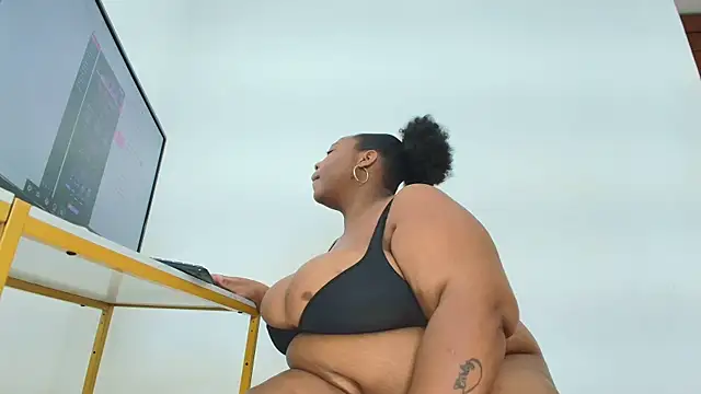 Snapshot of Breisy_bigboobs chatting on November 2025 07:24:02 PM Breisy bigboobs online show from November 2025 07:24:02 PM