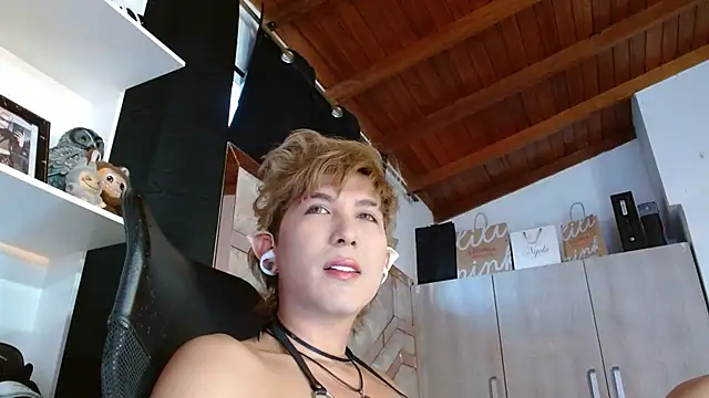 CONNY BENSS online show from October 2025 06:38:02 PM