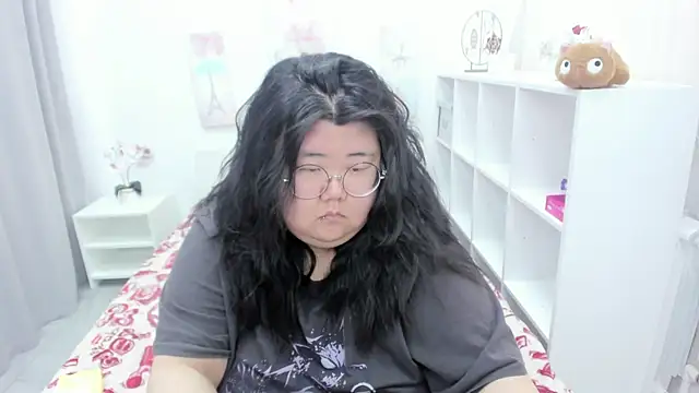 Nadine asian online show from April 2026 03:02:01 AM
