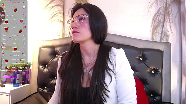 Rapunzeell  online show from February 2025 01:13:02 PM