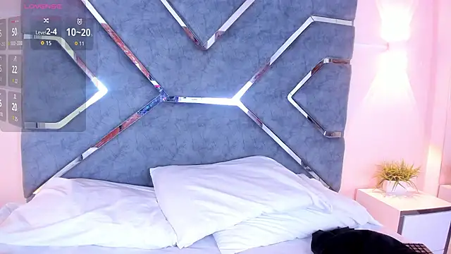 Snapshot of LucciaPorter chatting on October 2025 07:14:02 PM LucciaPorter online show from October 2025 07:14:02 PM