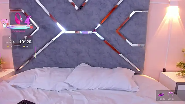 Snapshot of LucciaPorter chatting on November 2025 08:32:01 PM LucciaPorter online show from November 2025 08:32:01 PM