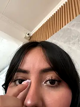 Snapshot of LucciaPorter chatting on November 2025 08:19:02 PM LucciaPorter online show from November 2025 08:19:02 PM