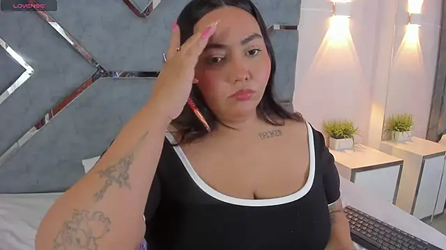 LucciaPorter online show from May 2026 01:52:02 PM