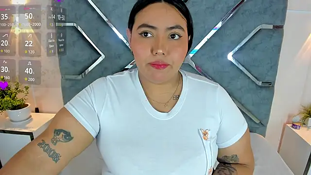 LucciaPorter online show from July 2026 04:02:01 PM
