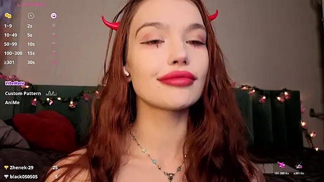 PrettyLilie online show from November 2025 12:07:02 PM