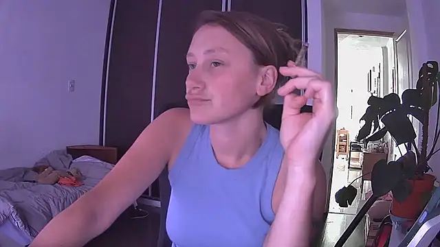 Snapshot of stupid_babybird chatting on December 2025 09:11:02 PM stupid babybird online show from December 2025 09:11:02 PM