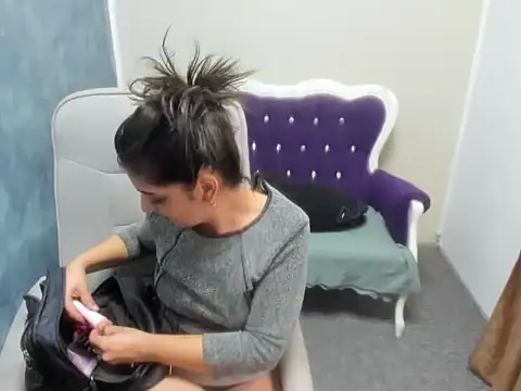 Snapshot of CrazyCorina chatting on December 2025 11:48:01 AM CrazyCorina online show from December 2025 11:48:01 AM