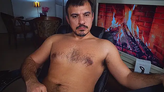 officeman7 online show from December 2024 08:38:01 PM