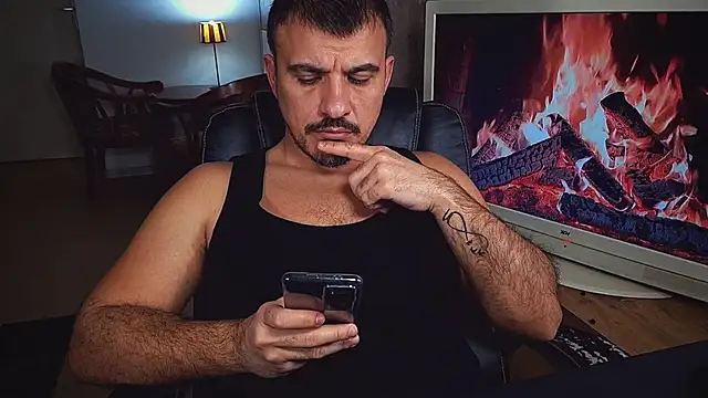 officeman7 online show from January 2025 05:11:01 PM