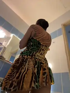 Snapshot of IzanamiTime chatting on January 2025 01:04:02 AM IzanamiTime online show from January 2025 01:04:02 AM