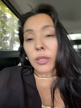 Snapshot of IzanamiTime chatting on January 2025 05:08:02 AM IzanamiTime online show from January 2025 05:08:02 AM