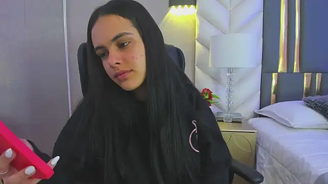 ChloeHarper  online show from February 2026 12:06:01 PM