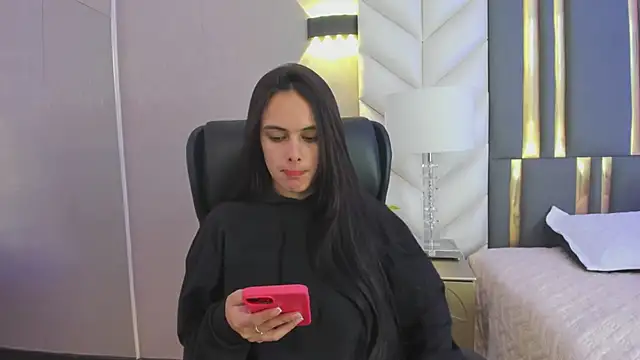 ChloeHarper  online show from April 2026 11:49:02 AM
