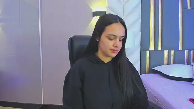 ChloeHarper  online show from May 2026 11:48:01 AM