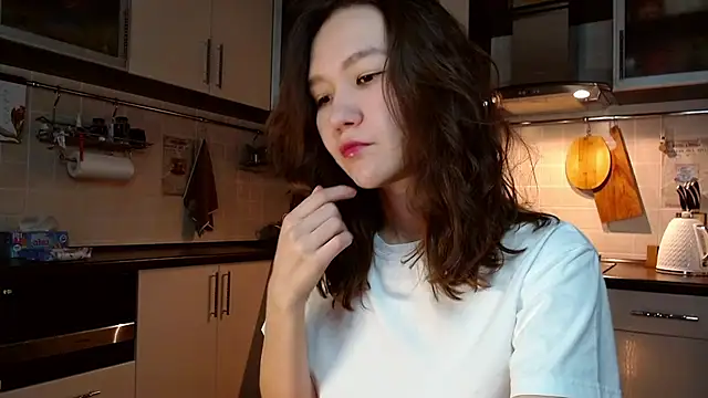 Snapshot of Kelly_Yon chatting on March 2025 10:10:01 PM Kelly Yon online show from March 2025 10:10:01 PM