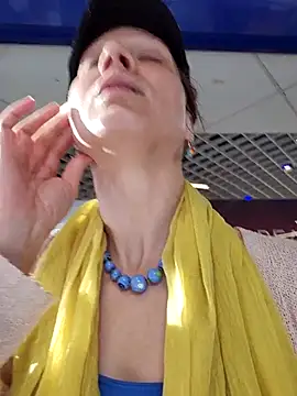 Exhibitionsplit online show from November 2025 01:13:01 PM