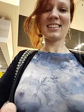 Exhibitionsplit online show from December 2025 12:58:02 PM