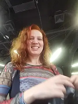 Exhibitionsplit online show from May 2026 12:35:01 PM