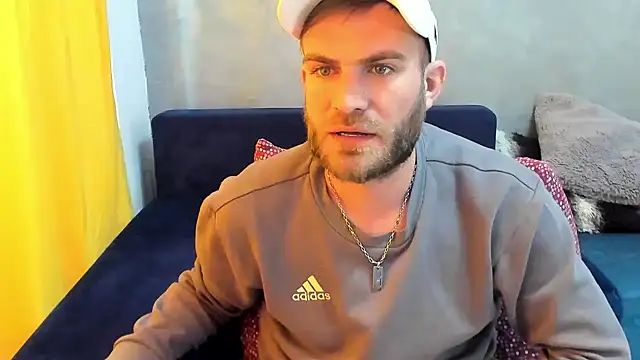 Snapshot of 10in_deluxe chatting on February 2025 09:53:02 AM 10in deluxe online show from February 2025 09:53:02 AM