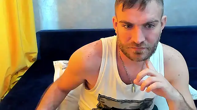 Snapshot of 10in_deluxe chatting on March 2025 08:15:01 AM 10in deluxe online show from March 2025 08:15:01 AM