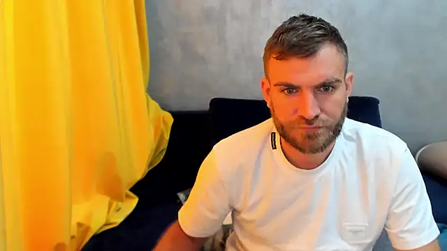 Snapshot of 10in_deluxe chatting on March 2025 06:05:02 AM 10in deluxe online show from March 2025 06:05:02 AM