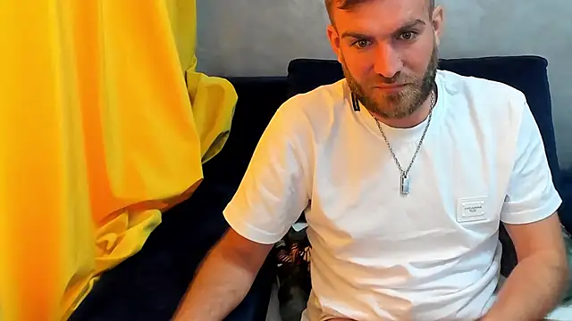 Snapshot of 10in_deluxe chatting on March 2025 09:12:02 AM 10in deluxe online show from March 2025 09:12:02 AM