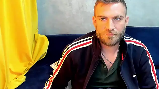 Snapshot of 10in_deluxe chatting on March 2025 09:45:01 AM 10in deluxe online show from March 2025 09:45:01 AM