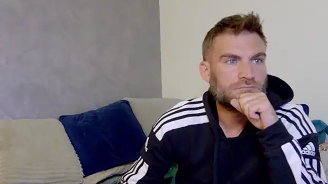 Snapshot of 10in_deluxe chatting on October 2025 07:26:02 AM 10in deluxe online show from October 2025 07:26:02 AM